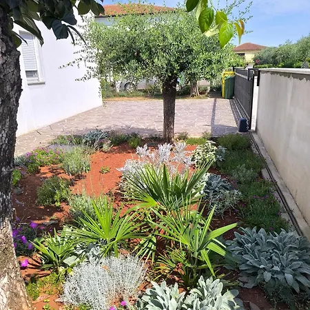 Maison d'hôtes Mari's Double Bedroom 3*